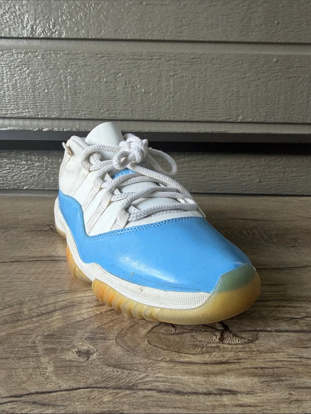 Jordan Low-Top Sneakers in White and Light Blue with Yellow Sole size 9.5